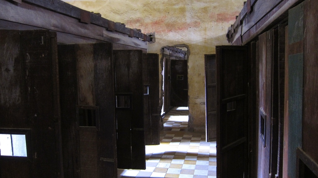 Tuol Sleng - S21 - Chambres en bois