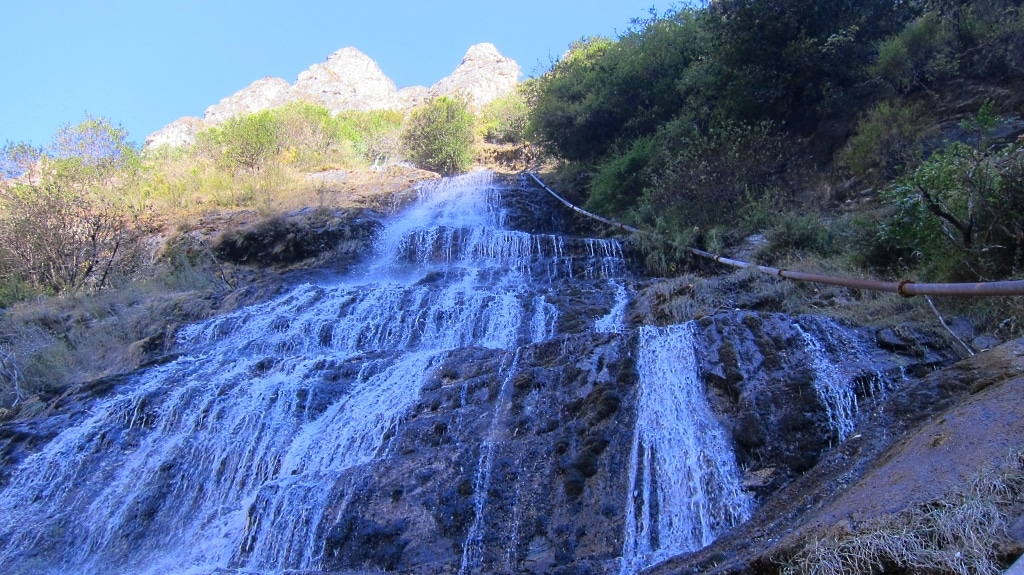 Il y a deux chutes d'eau (alimentées par les pipelines selon la théorie de certains randonneurs hahahaha