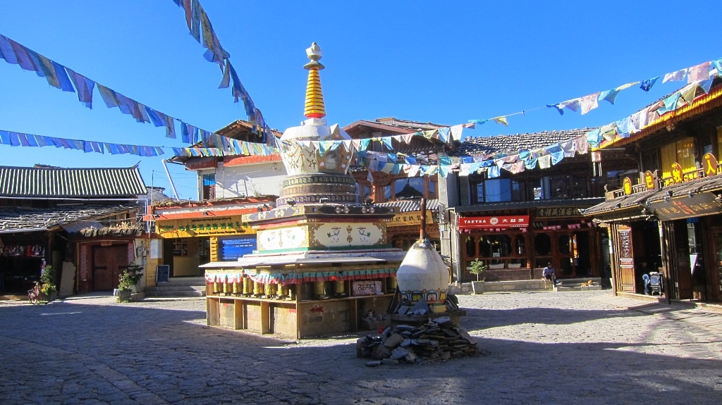 Un stupa dans les rues de la vielle ville.