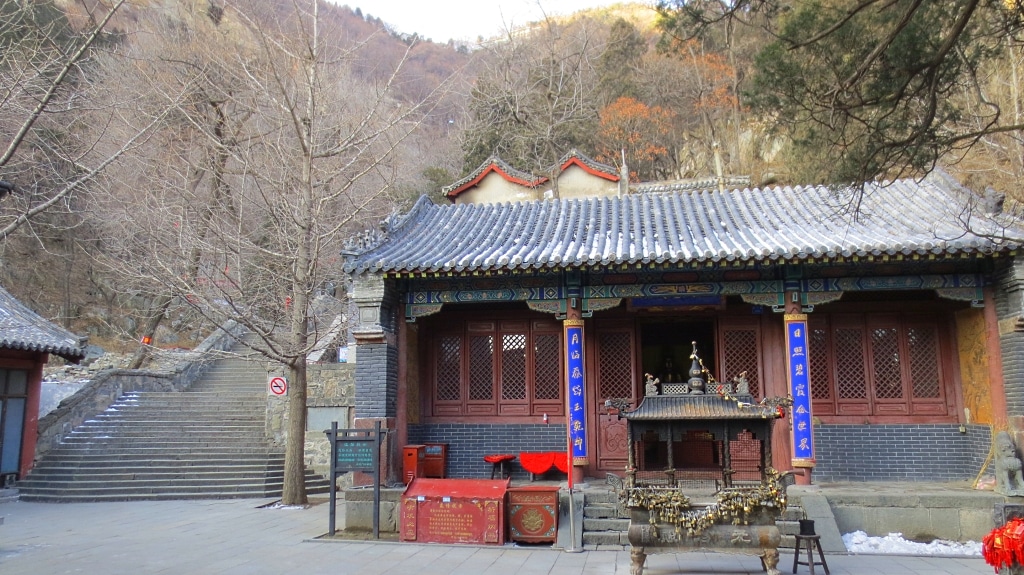 Des temples Taoisite se trouvent sur le chemin