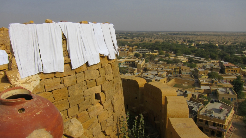 On étend son linge là ou on peut!