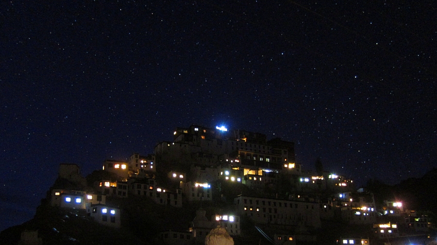 Le monastère de Thiksey de nuit