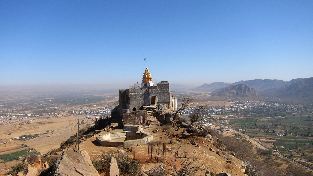 Le Savitri Temple qui se trouve au sommet de la colline.