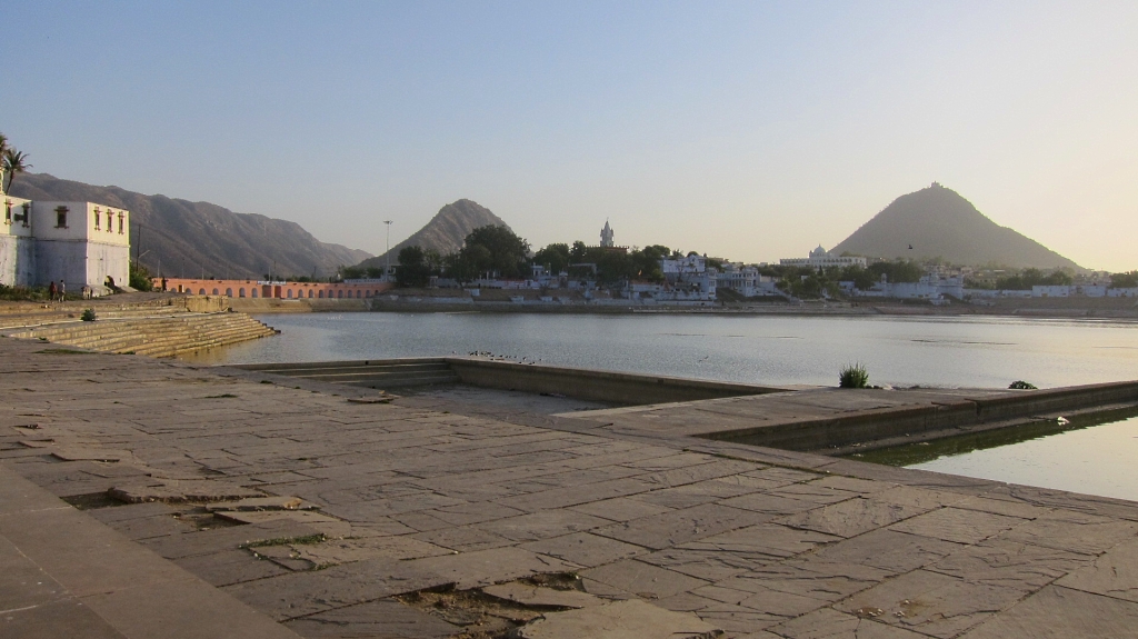 Pushkar et ses ghats (escaliers menant a l'eau)