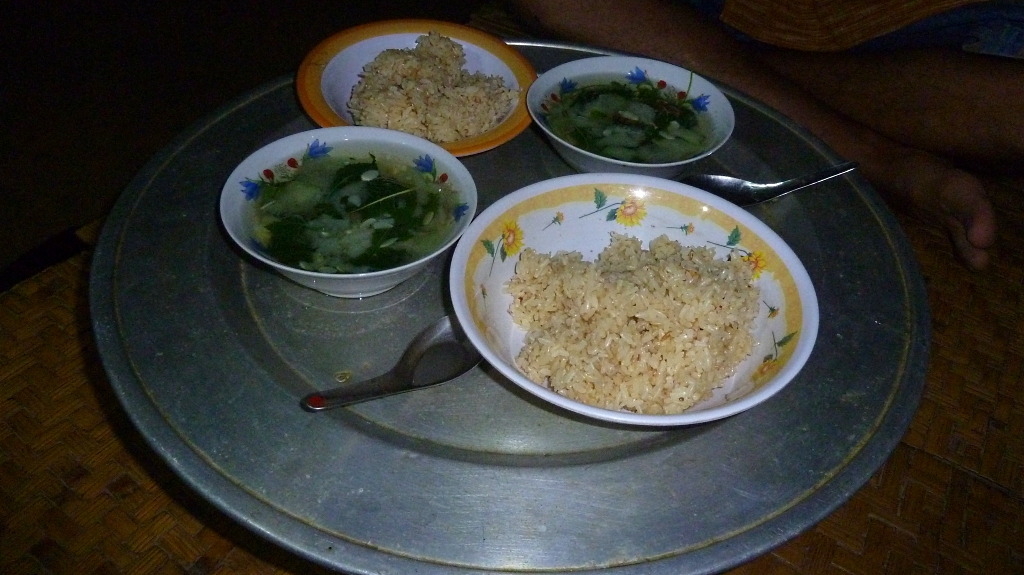 Repas du soir: soupe avec riz gluant.