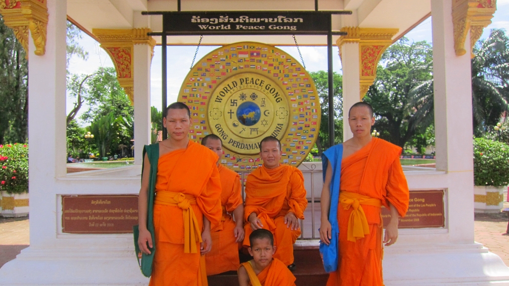 Vientiane - Avec les moines