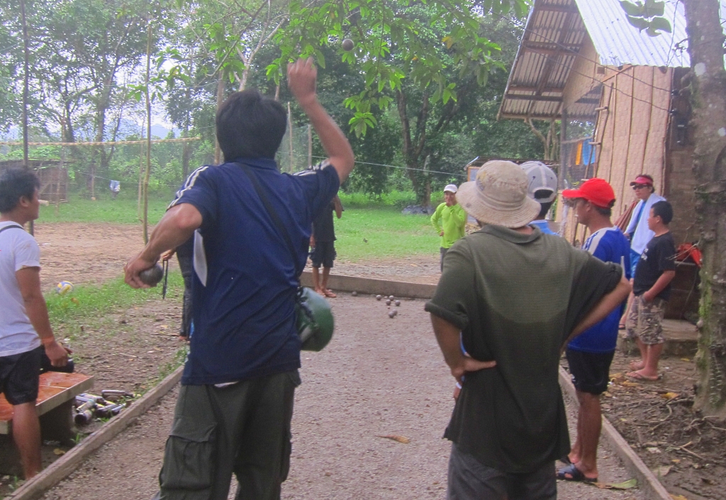 Vang Vieng - Pétanque entre locaux