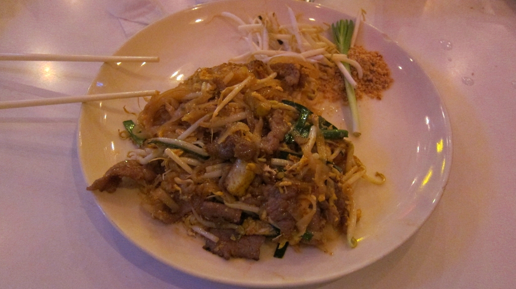 Pad Thai, 50 bahts, plats de nouilles avec légumes et poulet/porc/crevettes